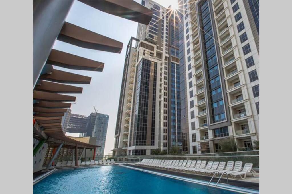 Higuests - Roomy Apt With Infinity Pool Close To Burj Khalifa Dubai Exterior foto